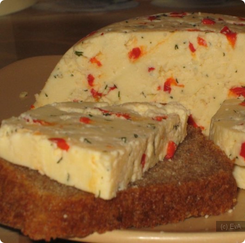 домашний сыр, сыр с перчиком, сыр домашний с зеленью, твердый домашний сыр,